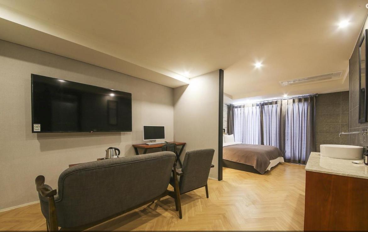 Brown Dot Hotel Gwangan Beach Busan Exteriör bild
